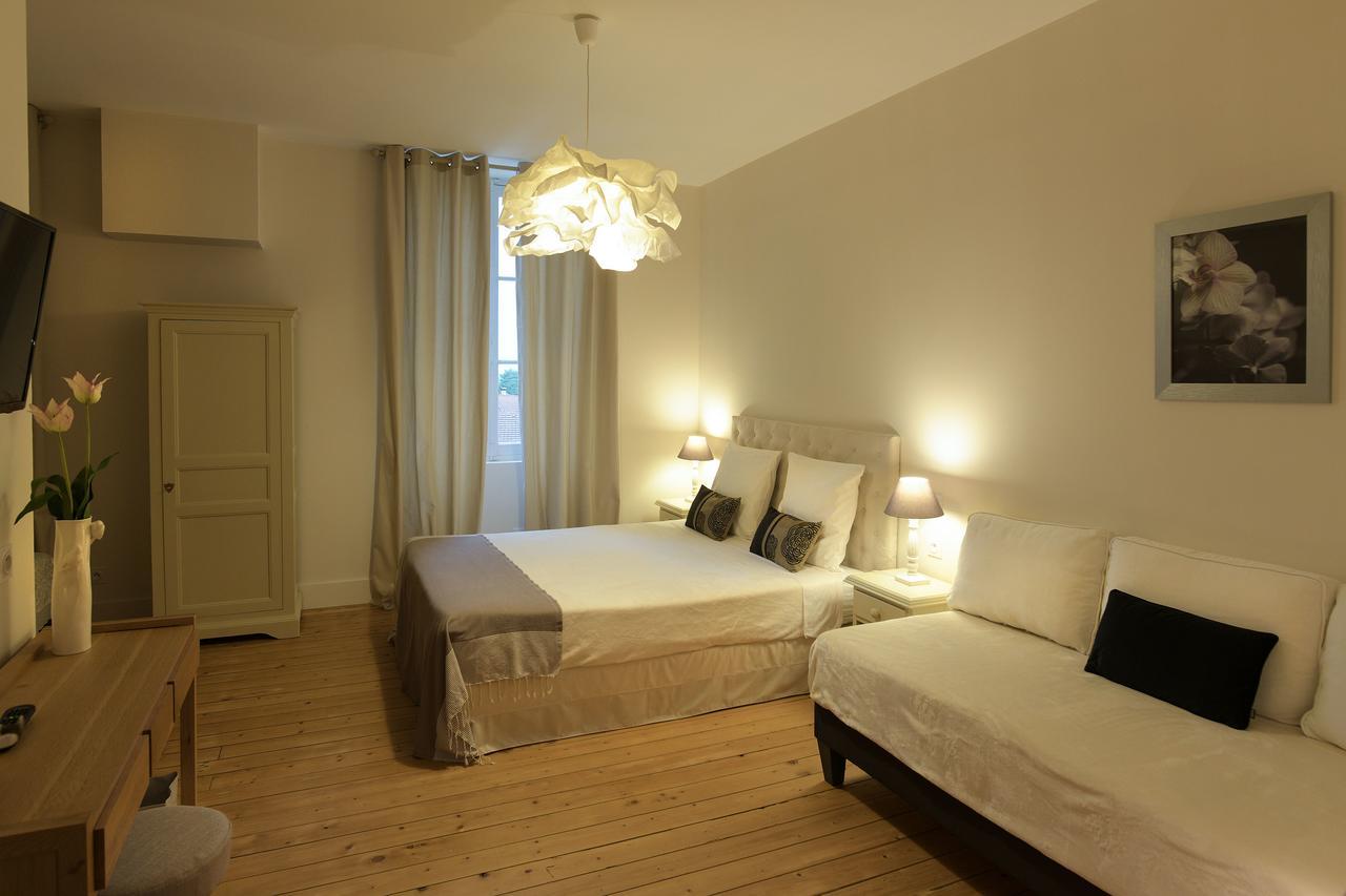 Le Cercle Chambres Climatisees Coligny ภายนอก รูปภาพ