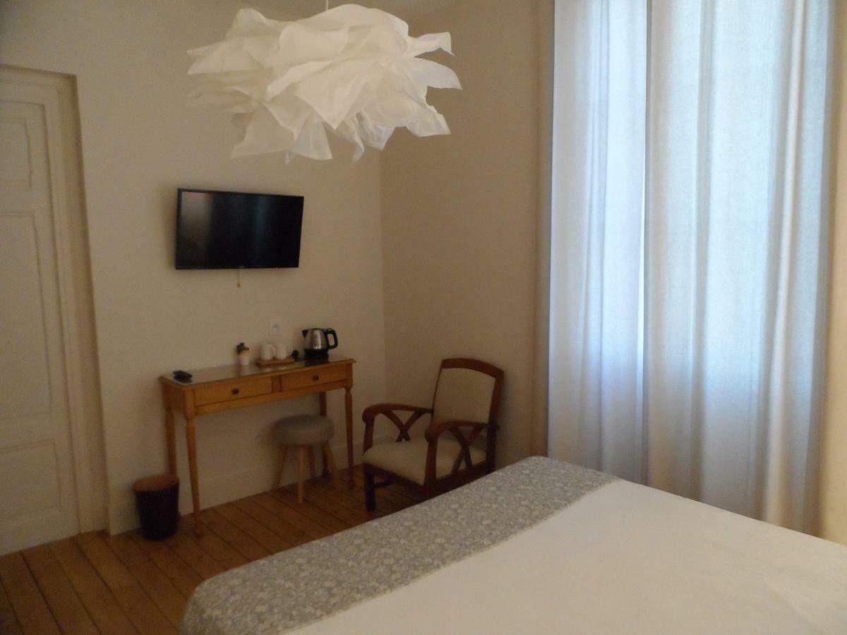 Le Cercle Chambres Climatisees Coligny ภายนอก รูปภาพ